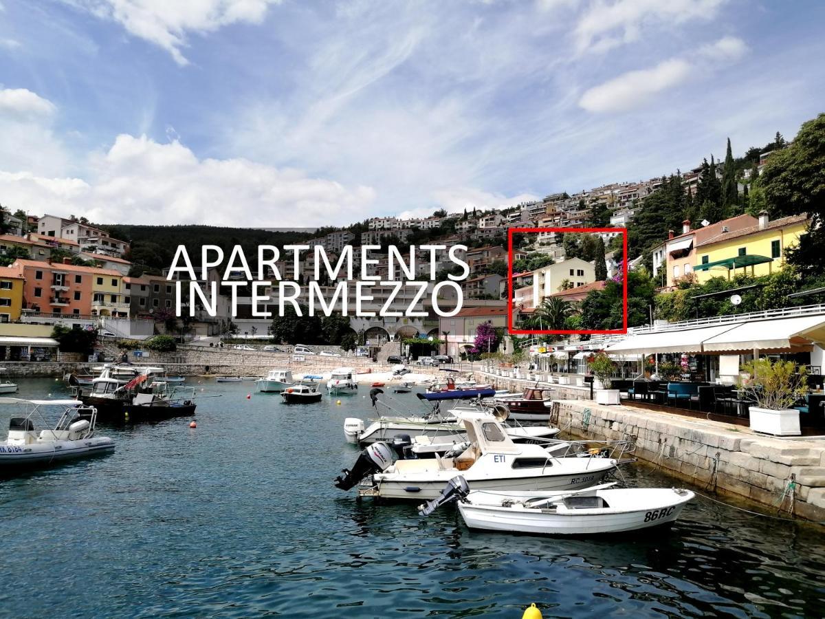 Studio Apartment Michelle - Intermezzo With Sea View Рабац Екстер'єр фото